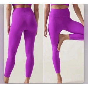 Women's Athleta Transcend 7/8 Tight Leggings in Jazzy Purple, Size M